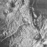 波の衛星画像