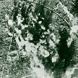 カーペット爆破（空中写真）