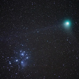 经过昴星座附近的梅克贺兹彗星