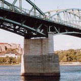 Az újjáépült Mária Valéria híd a szlovákiai Párkányt és Esztergomot köti össze Az újjáépült Mária Valéria híd a szlovákiai Párkányt és Esztergomot köti össze